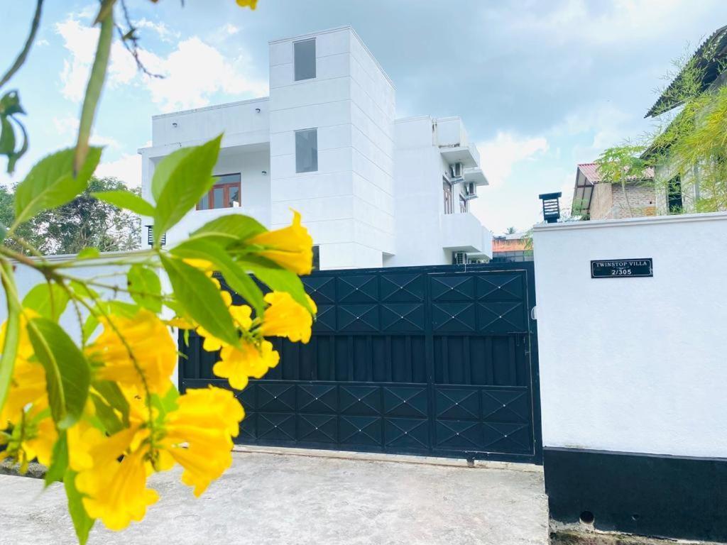Twinstop Villa Minuwangoda Exterior photo