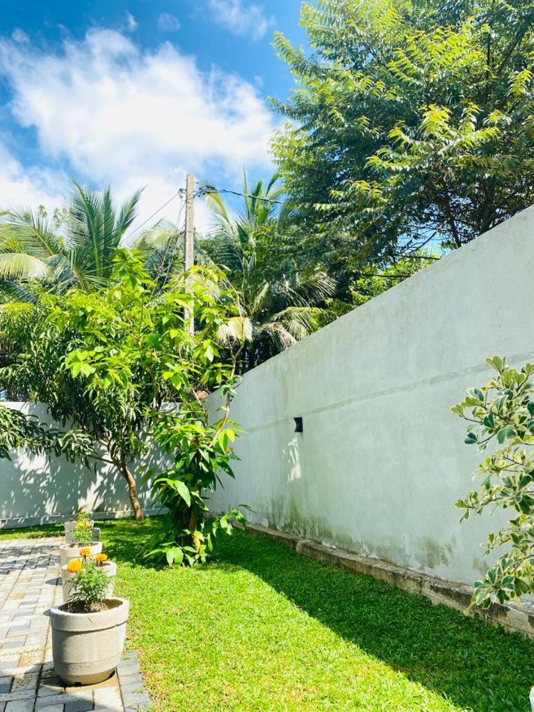 Twinstop Villa Minuwangoda Exterior photo